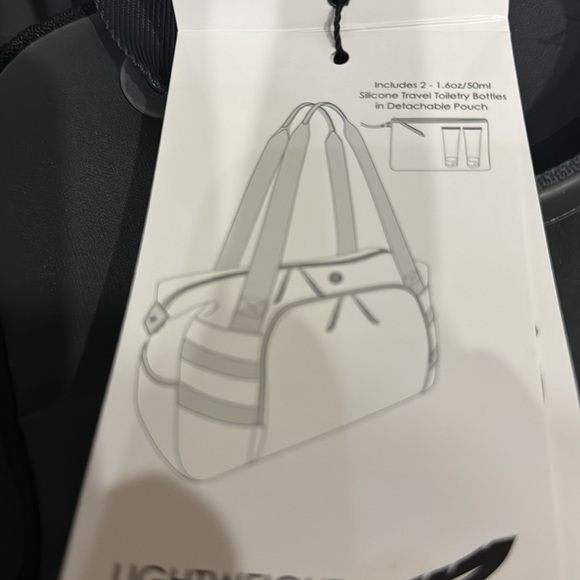 NEW🎅🏾. JOAN&DAVID The KENNEDY / The Kennedy is 20” Duffle Bag/light weight. - Picture 14 of 14